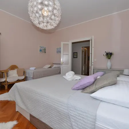 Apartamento Nikki Kolovare *