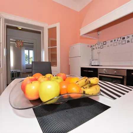 Apartamento Nikki Kolovare