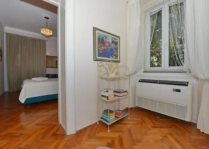 Appartamento Nikki Kolovare *