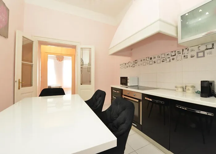 Appartamento Nikki Kolovare Zara