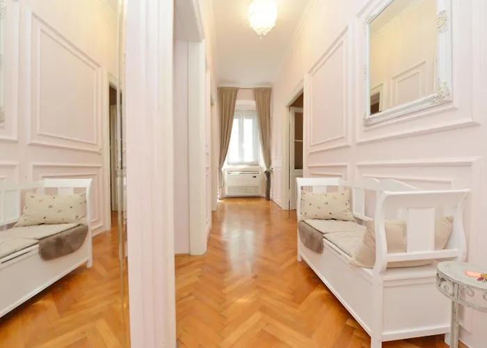 Appartamento Nikki Kolovare Zara