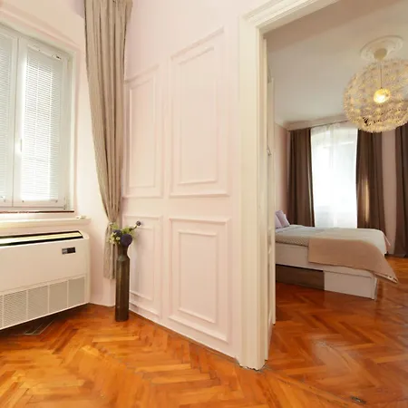 Apartment Nikki Kolovare
