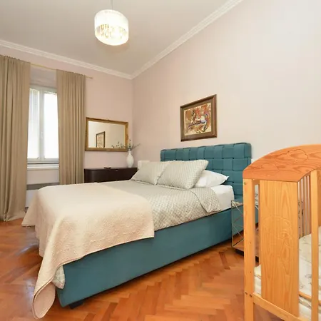 Nikki Kolovare Apartment *