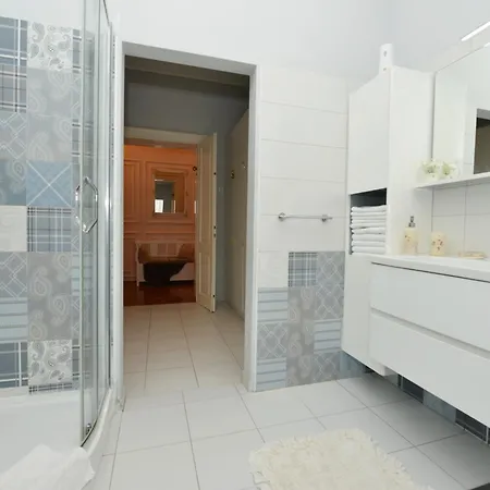 Apartment Nikki Kolovare